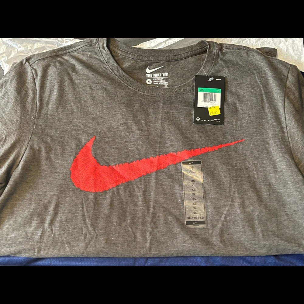 Men’s Nike Shirt